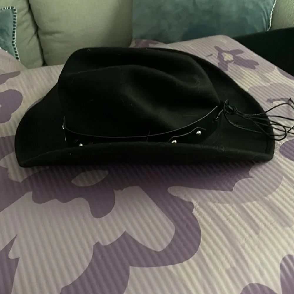Black cowboy hat - Picture 3 of 3